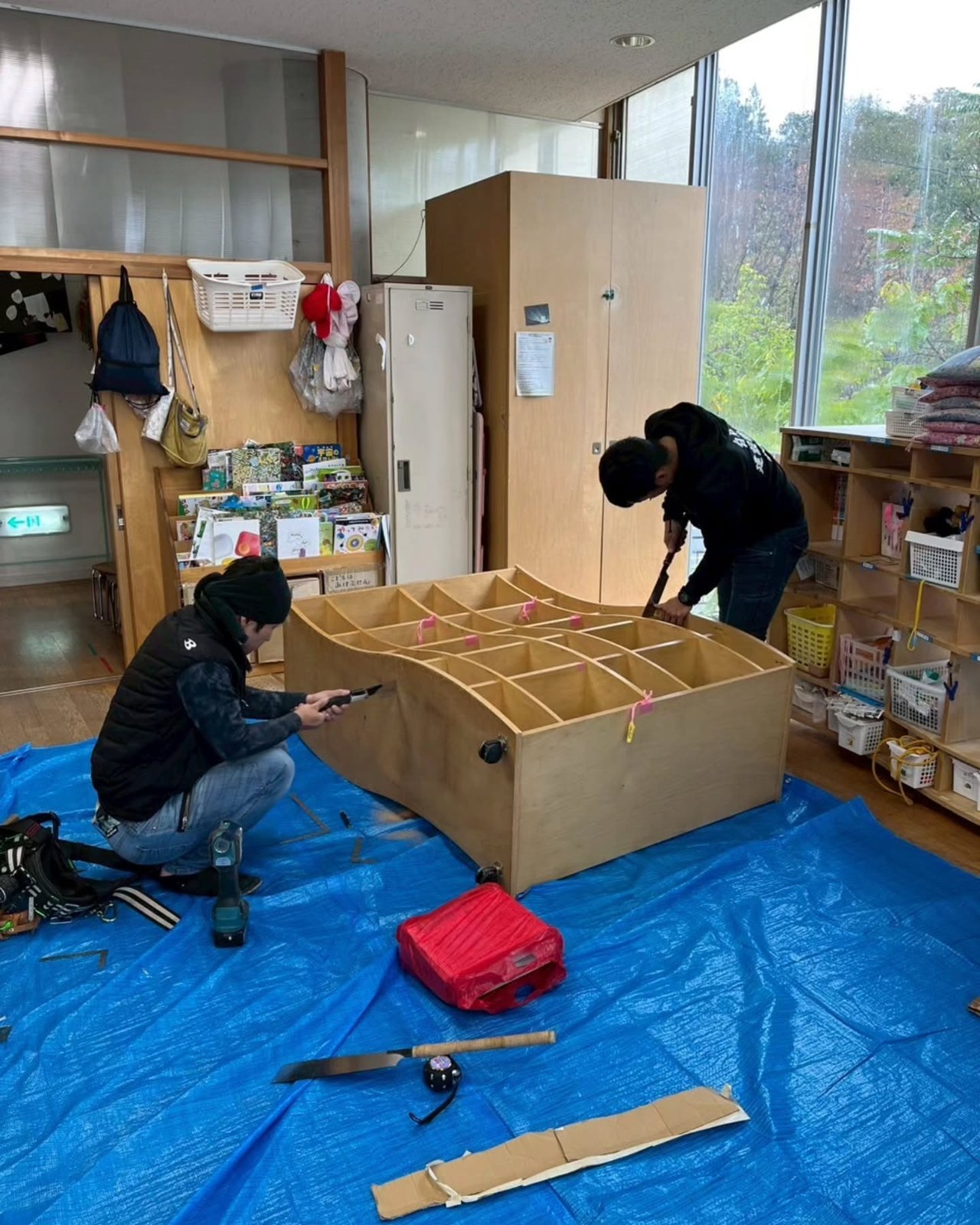 部員同士で協力し、作業を進めました。