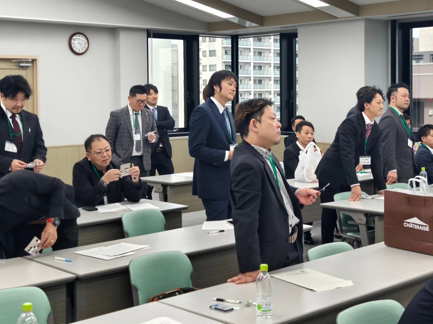 参加者が大会に集まりました。