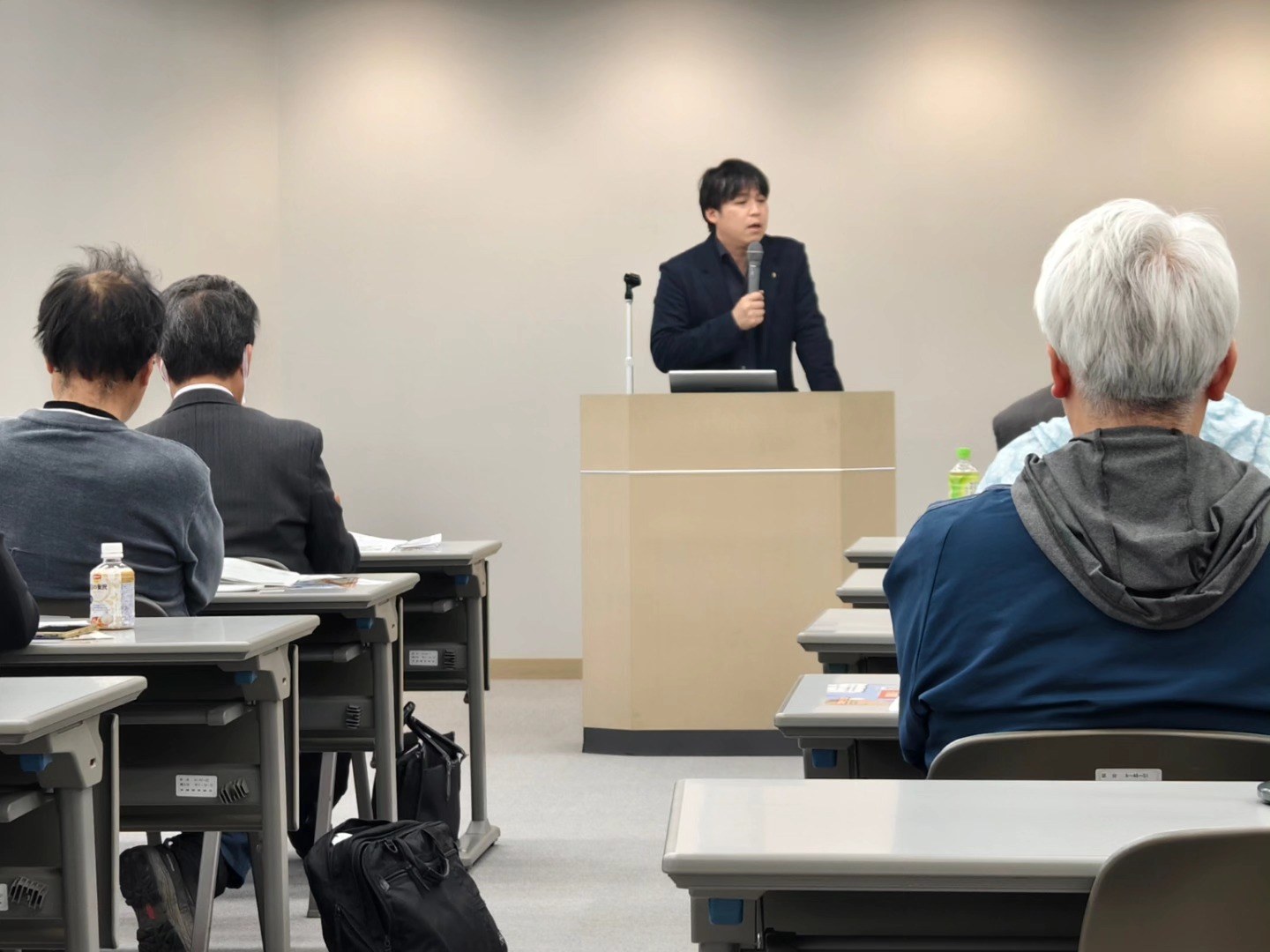 取り組みの反省点や改善点を共有。